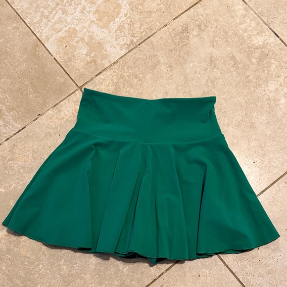 Green tennis Skirt - Picture 3 of 3